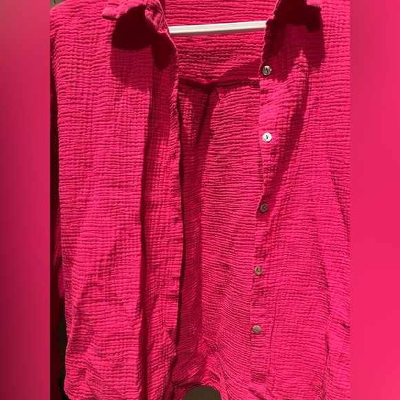 SHEIN hot pink button up shirt - size M - Picture 3 of 3